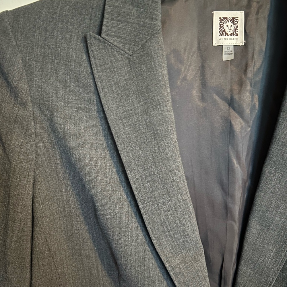 Suit Jacket - Picture 8 of 9
